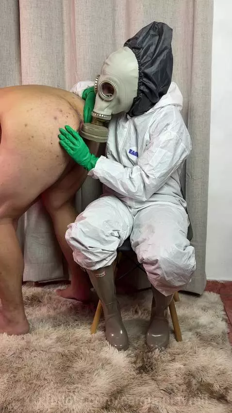 gas mask smell ass by camilaplayfull