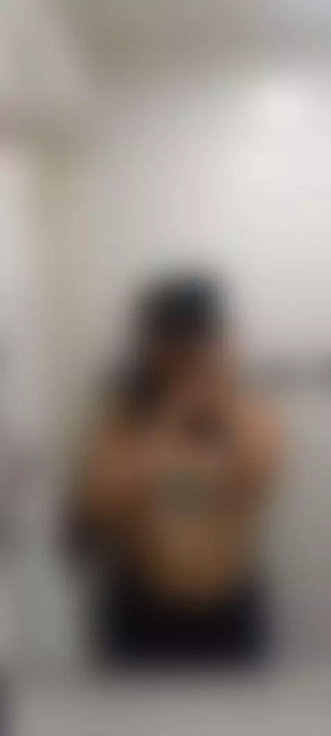 Hola 👋🏻 👀 by ashlee-naiira