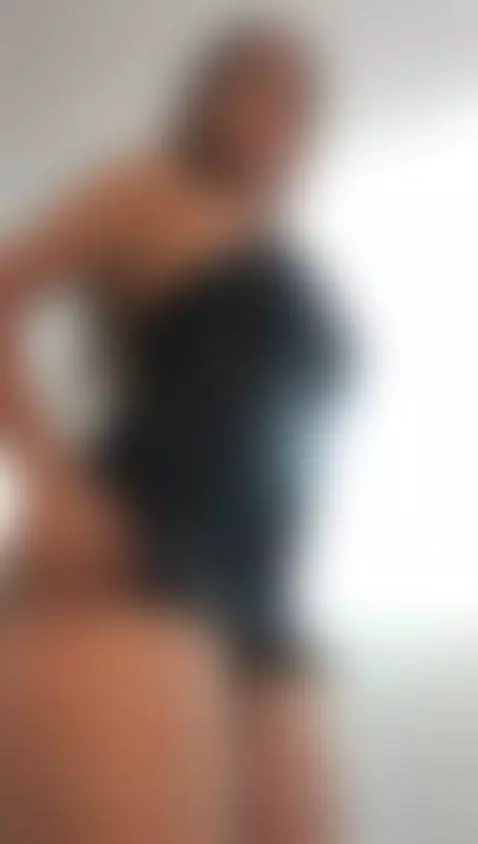 what my skirt hides by tayloradamss