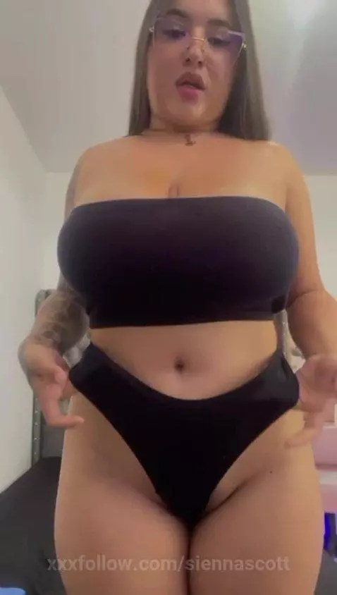 Natural hot body by siennascott