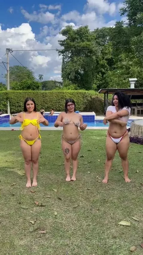 Three wild girls, laughs, air tits and a direct wet jump to ... by zoeemartinezz