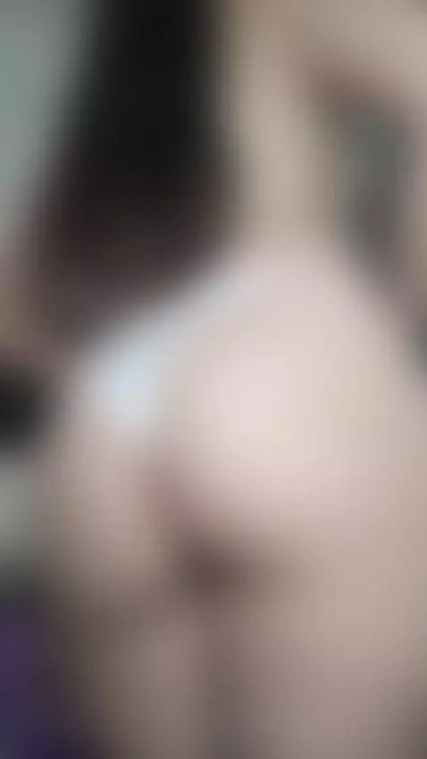 Hi honey! Do you think I'm pretty?😘 by lindaemma98