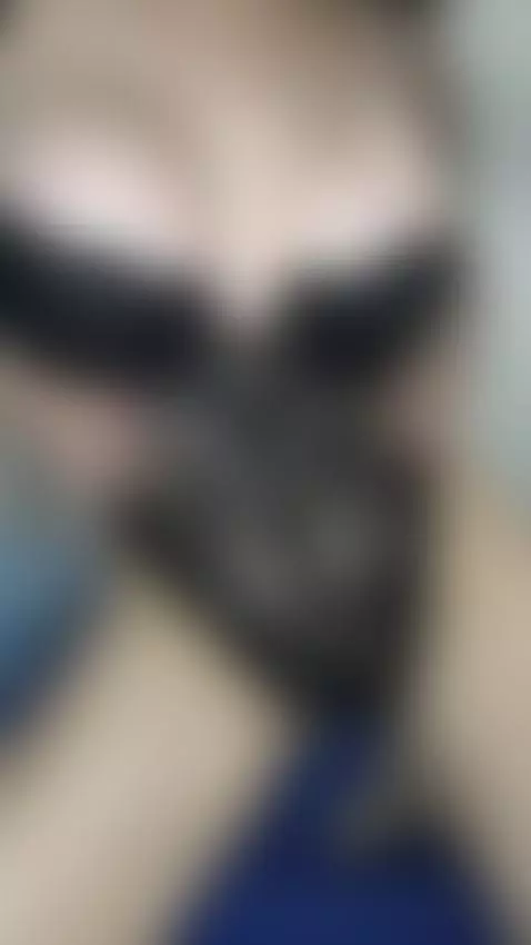 Do you like how my nails look when I'm touching myself?🔞 by lindaemma98