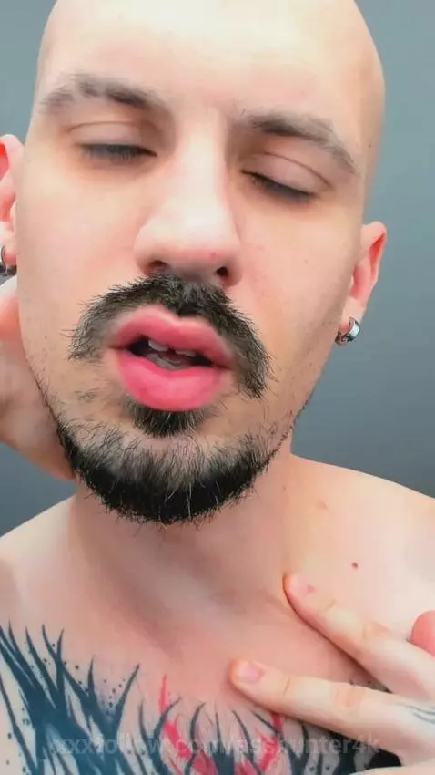 Look at these eyes tired of loneliness .. by asshunter4k