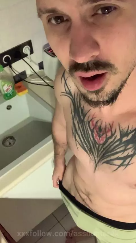 Sorry, but I got hungry at night🍗 by asshunter4k