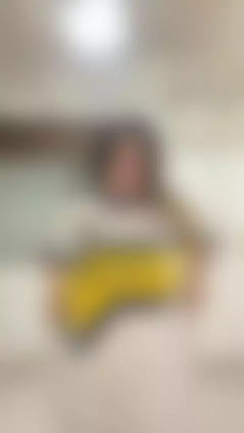 were you expecting me to be this curvy? by duskkprincess