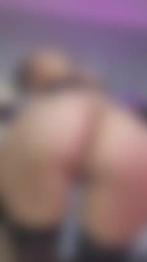 A beautiful and perfect white butt by emilyblack69