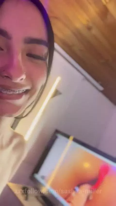 Two perspectives of the same pleasure, which do you prefer? by sashaa-miller