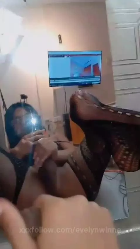 Do you like watch yourself while fuck ? by evelynwinne