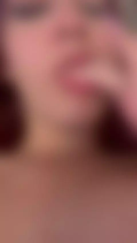 I’m the daydream you can’t shake off by erinspark