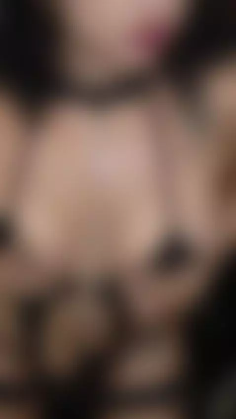 Hot Ebony Mature tits by katysanders