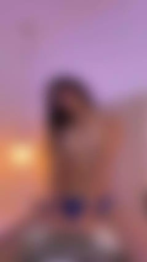 Riding my pillows but wishing to be your cock inside my tigh... by rachelladamss1