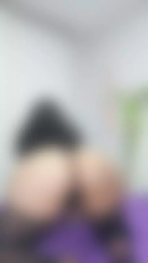 Love shaking my fat round ass for you by candygiirl25