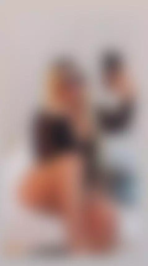 On line now, Follow me !! by ambberskyy