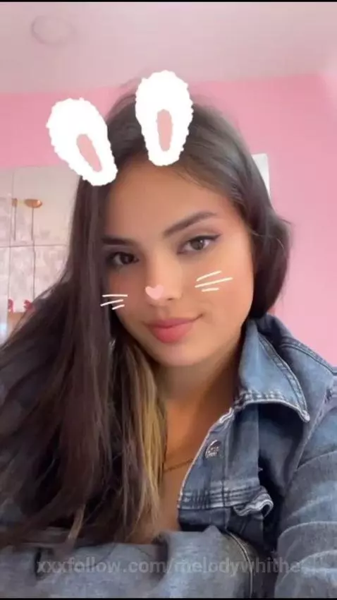 Follow e for more 💋 by melodywhithe