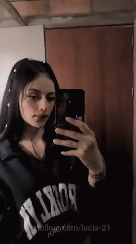 Seductive Girl by lucia-21