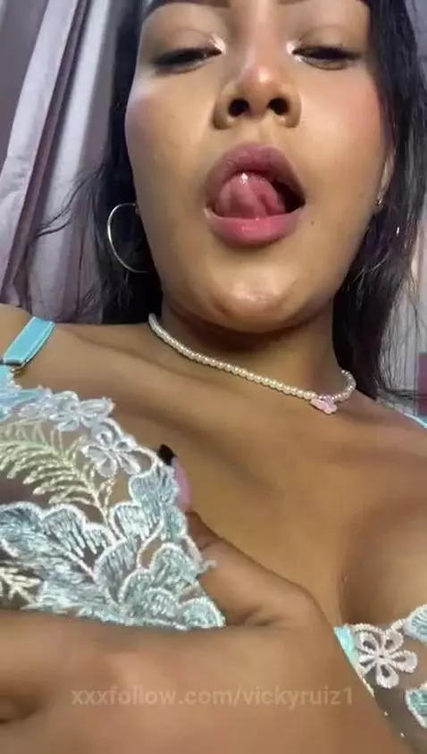 Imagining that you are close to me😛 by vickyruiz1