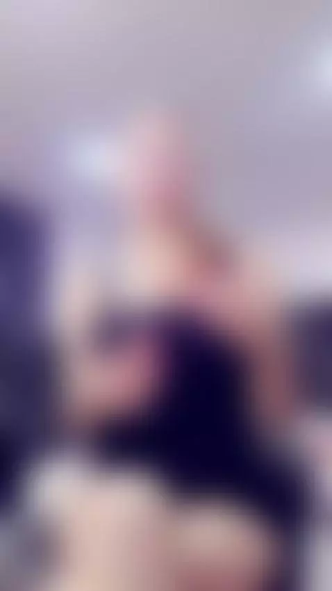 Im online waiting for u, remember if u want a good day, come... by ladykiaraa