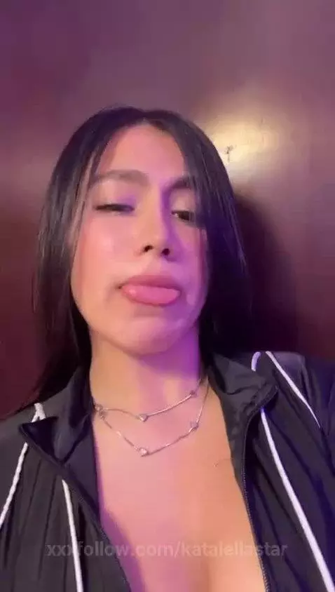 Sing with me , and be louder😏💥 by katalellastar