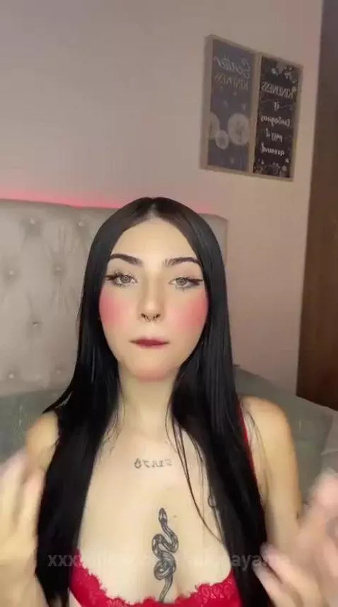 latina, 18 by aliceayama