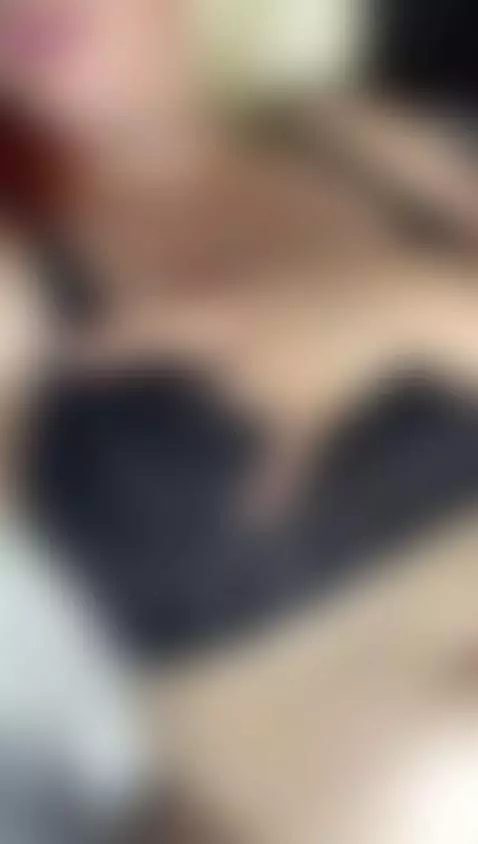 Making hard my nipples, can you help me ? 🍒 by allisonroberts69