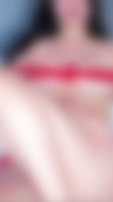 Sweet girl chatting and having a good time 🥵 by gabyfosterr