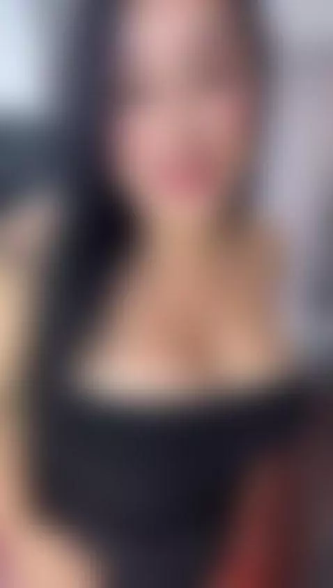 stripchat.com/salome_Bri/follow-me by salomebri