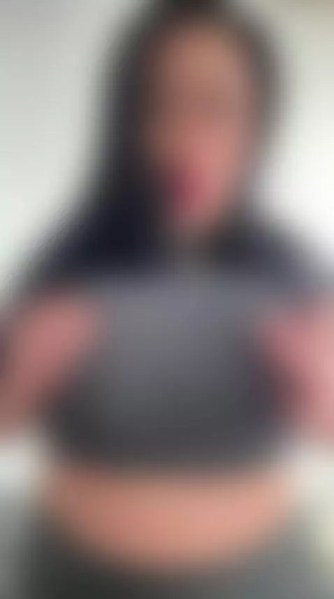 stripchat.com/salome_Bri/follow-me by salomebri
