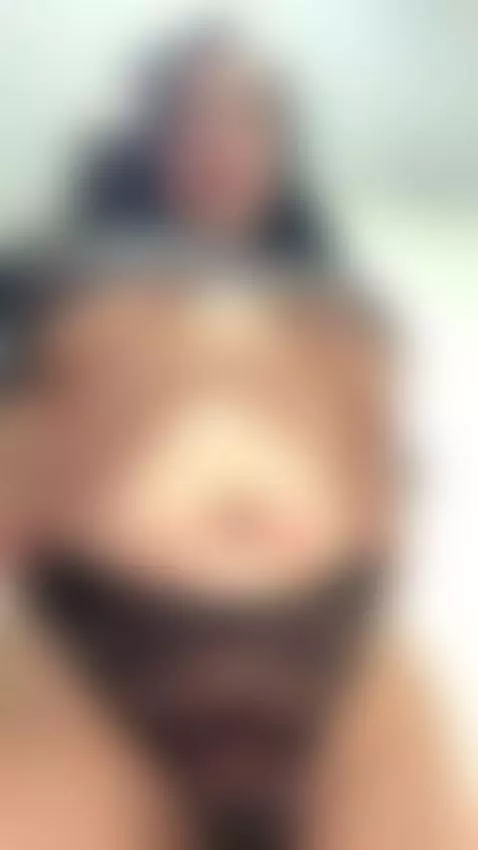 stripchat.com/salome_Bri/follow-me by salomebri