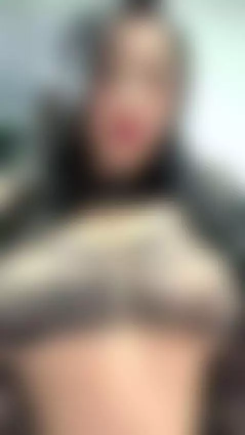 stripchat.com/salome_Bri/follow-me by salomebri