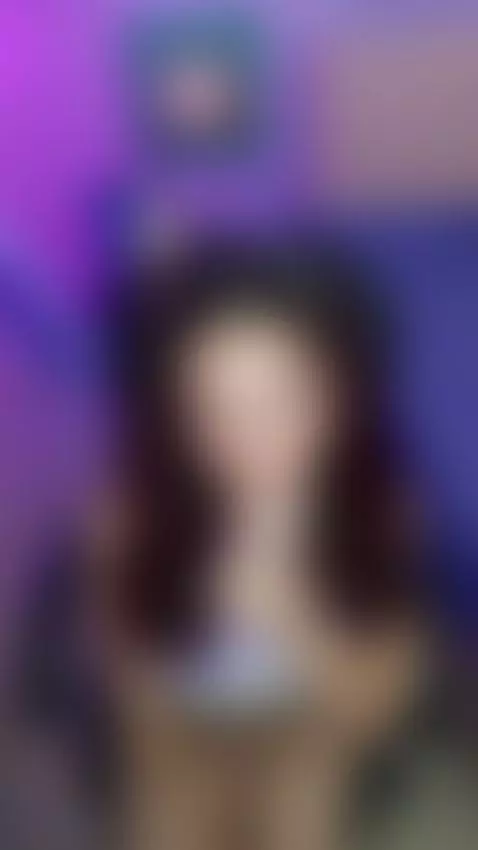 Your favorite teen is now online... to please you and make y... by sabrinaa-fox