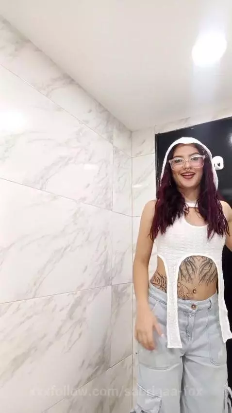 I'm feeling restless, would you like to scold me? (Come)
htt... by sabrinaa-fox