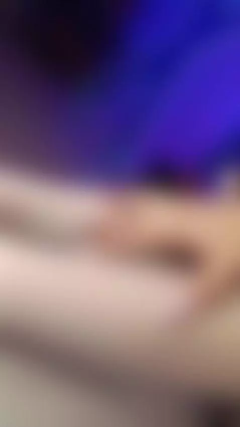 I love to wear pantyhose, I feel like a real lady by sabrinaa-fox