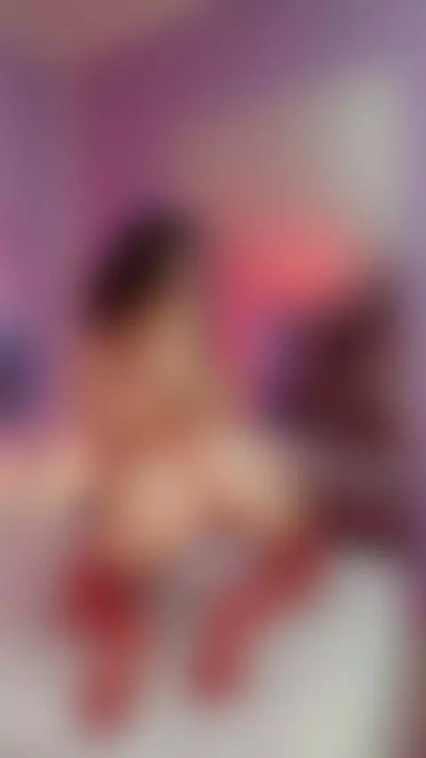 Red lights, but don't stop, keep going, I'm about to arrive.... by sabrinaa-fox