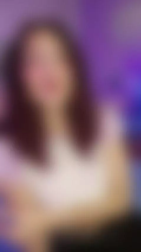 I can be whatever you want? ready for roleplay?
chaturbate.c... by sabrinaa-fox