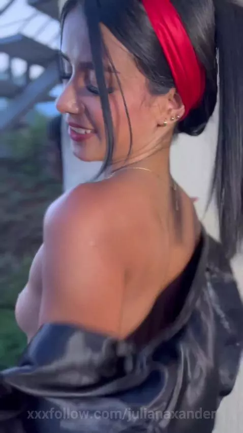 Video by julianaxander