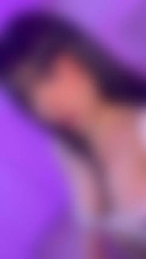 teen18+, 18, latina by jadelittlee