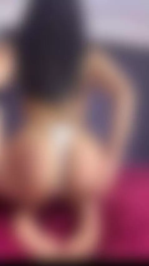 Videos:
"Ready to admire the results of so many squats? 😏🍑" by katte-ft