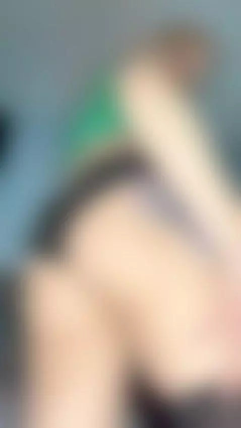 comin to see what i  put in you inbox by alessabee