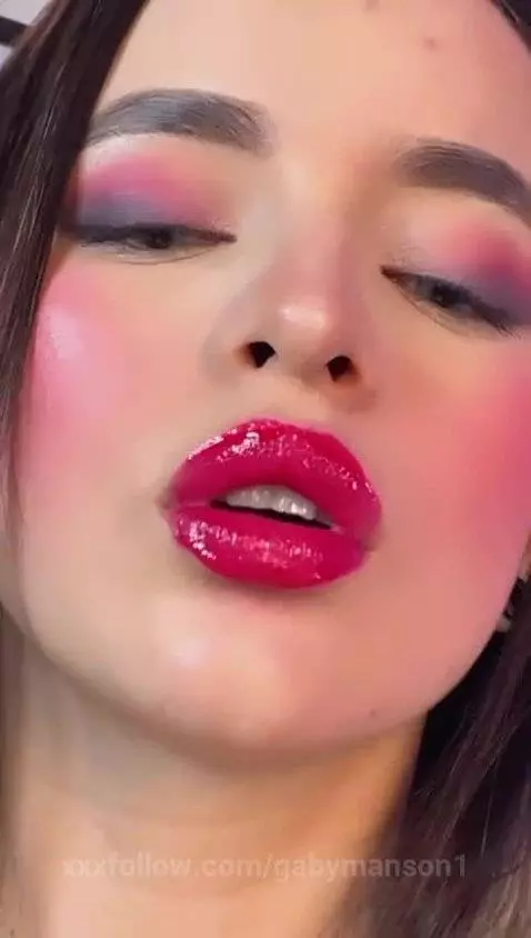 I have a fuckeable face... you can use it when you need it by gabymanson1