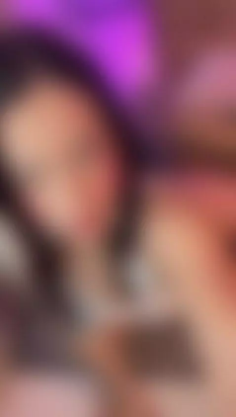 Don’t think twice, let yourself be drawn in by gabymanson1