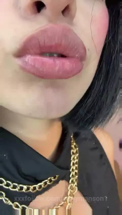 All eyes are on me… and they like it 😈 by gabymanson1