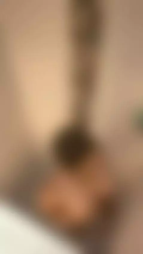 I was playing a bit on the shower and oops, i saw you 😈 by gabymanson1