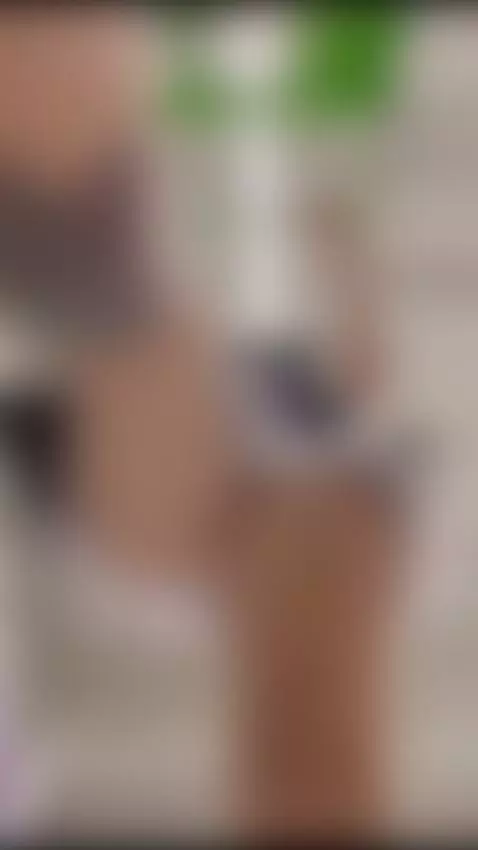 Mmm... i love public places by gabymanson1