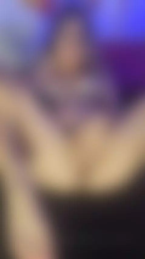 hairy Pussy by candyqueengold