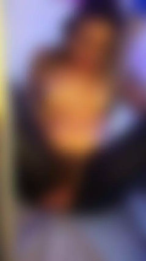 Fuck my hairypussy by candyqueengold