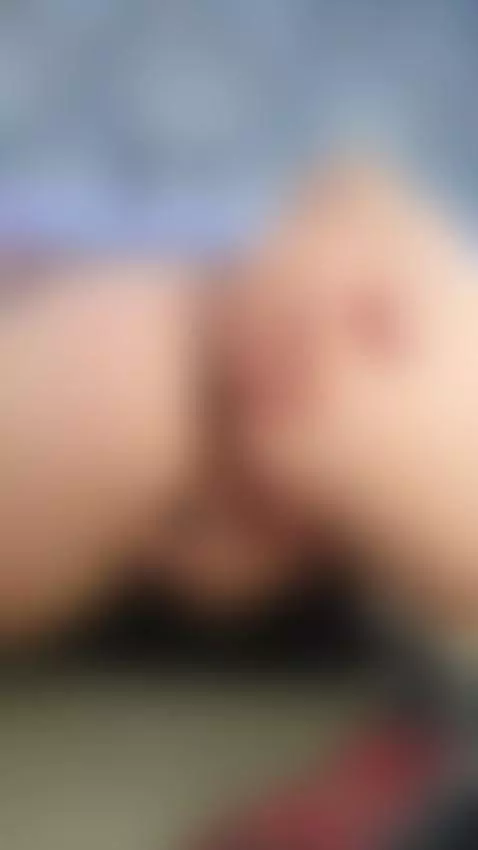 Fingering pussy doggy style by candyqueengold