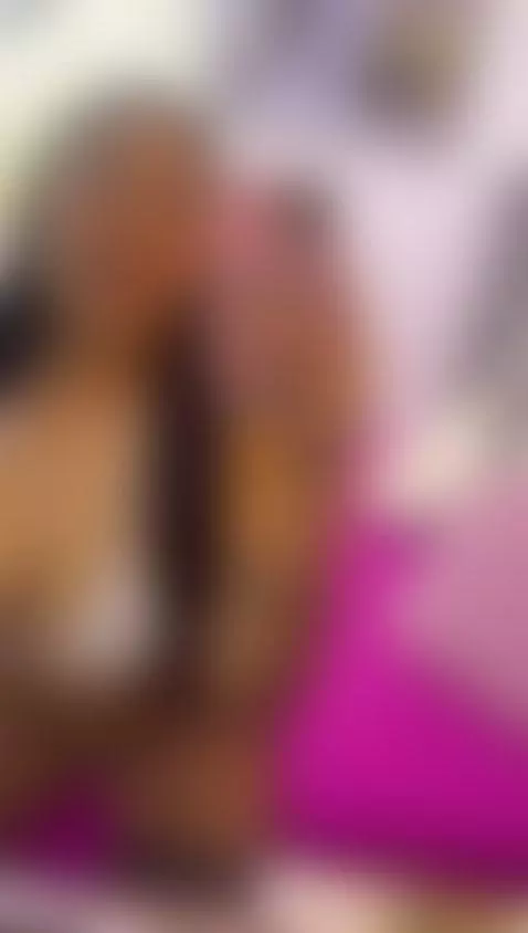 Would you come to make me company in my fun room? 🥰😘 by seshat-hitt