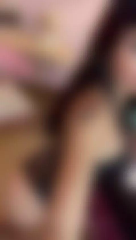 Holaa mis amores , ya visitaron mi transmisión envivo? 😈 by charlotrossel