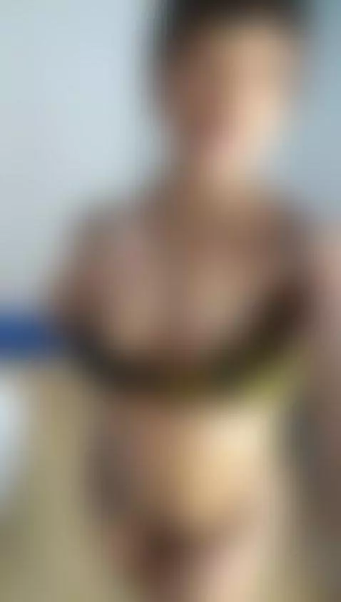 ets dance and  enjoy in my horny room by fiorellarains